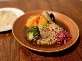 10種類野菜と骨付きチキンのスープカレー