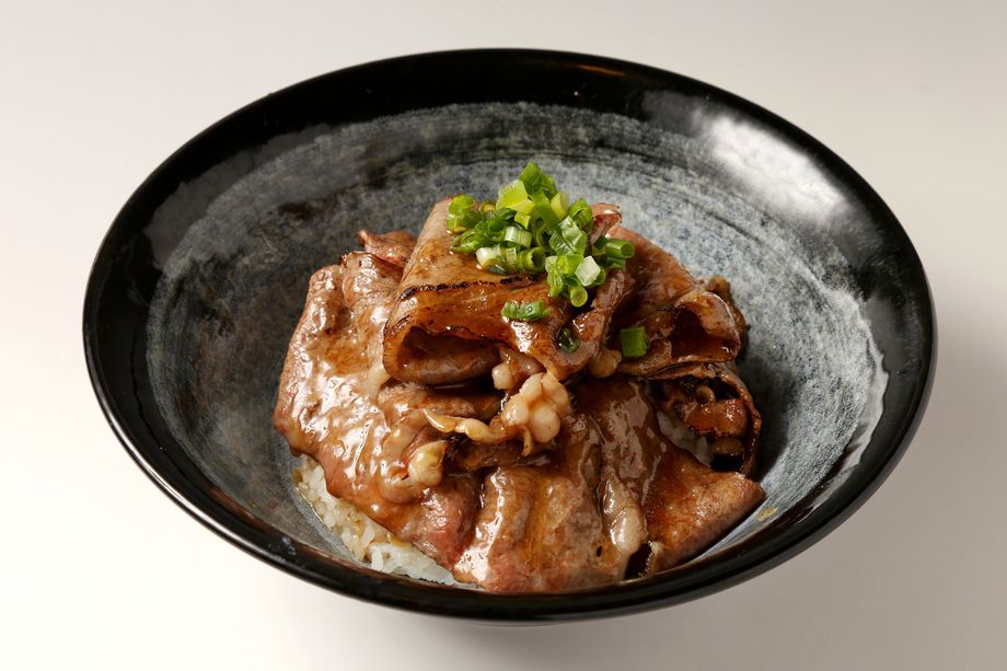 国産牛炙りすき丼（肉2倍）