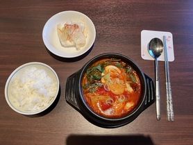スンドゥブチゲ（ご飯＋キムチ付）