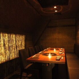 ８名様　VIPルーム