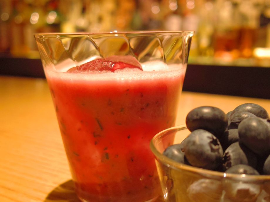 ブルーベリーと紅茶のカクテル