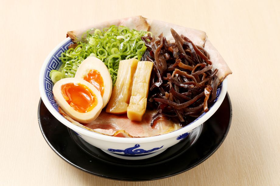 博多とんこつラーメン(全部乗せ)