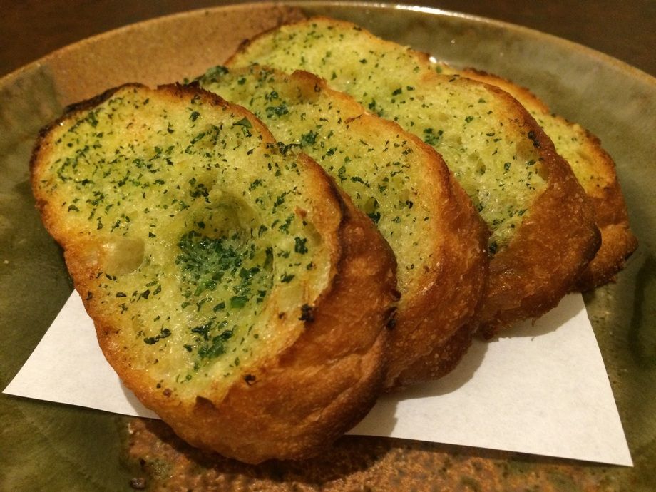 ガーリックトースト （560円）