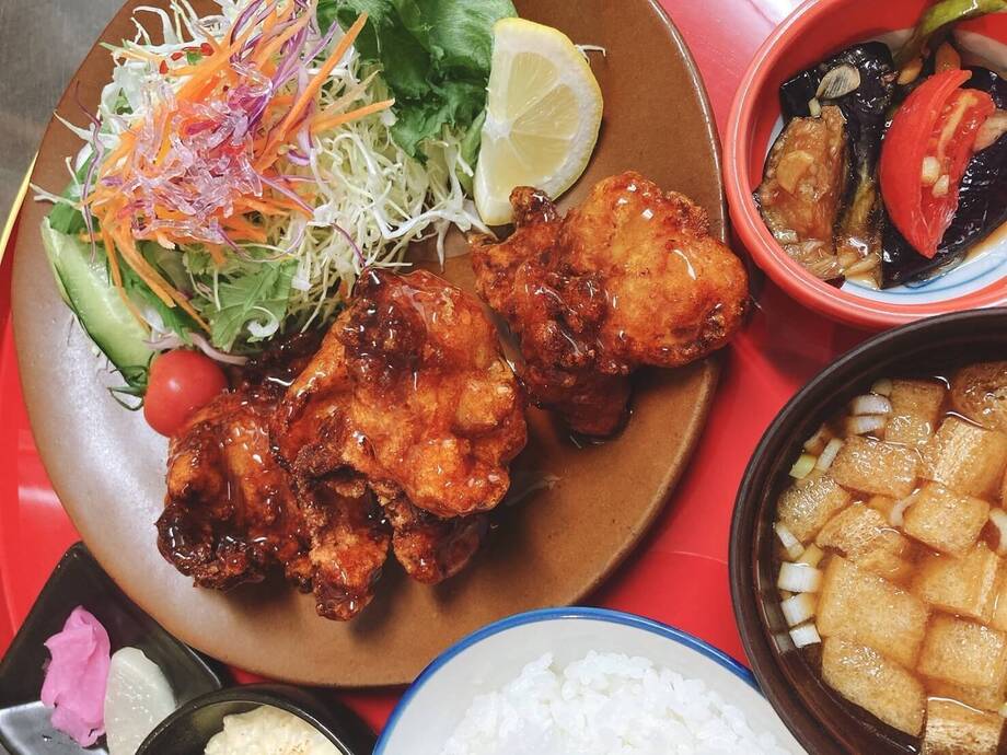 マルコ定番の人気メニュー】チキン南蛮定食」｜食堂MARUKO(ショクドウ