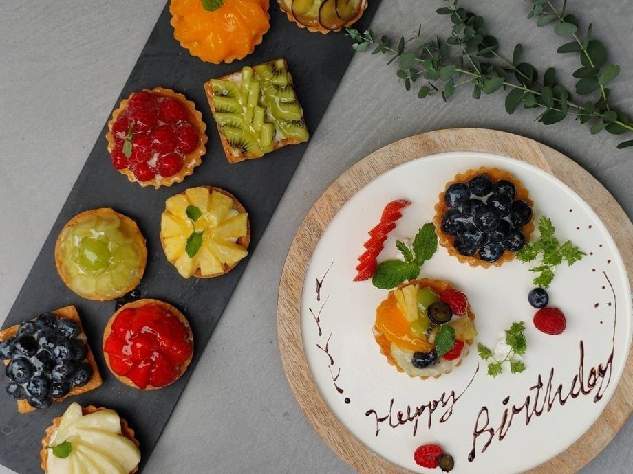 【アニバーサリーコース】乾杯スパークリング＆メッセージ入りミニタルトプレート♪大事な日に！全9品※ディナーのみ