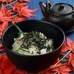 出汁茶漬け 【明太子、梅、たこわさ、】（528円）