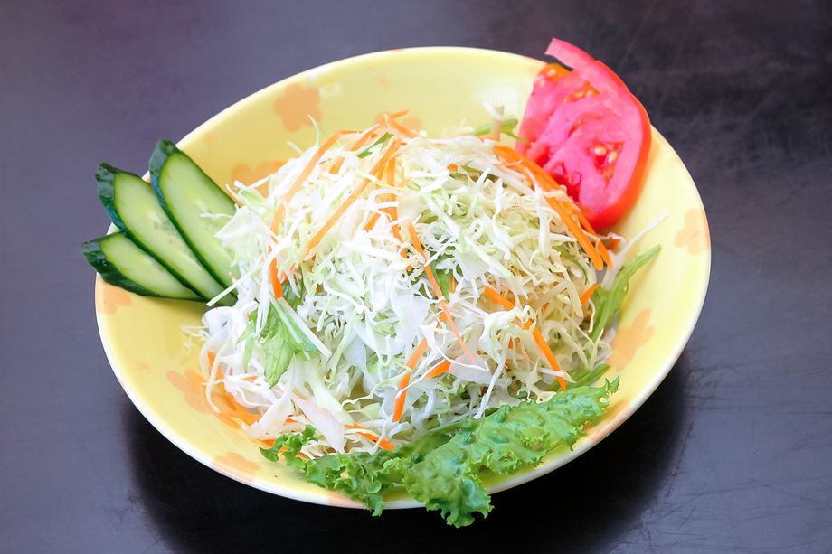 野菜サラダ（528円（税込））