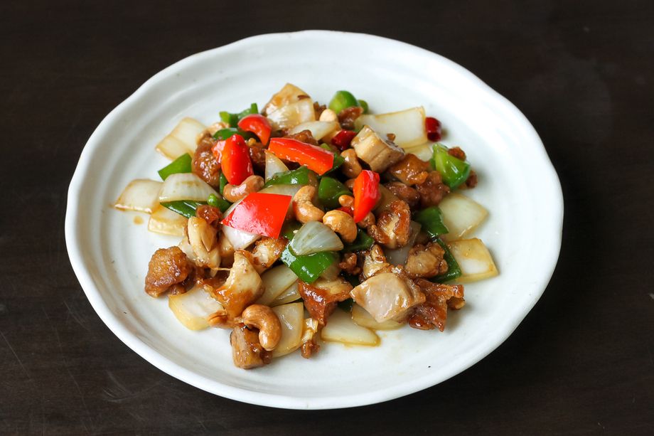 鶏肉とカシューナッツ炒め（880円（税込））