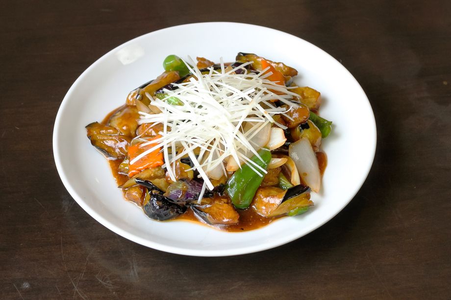 豚肉と揚げナス炒め（869円（税込））