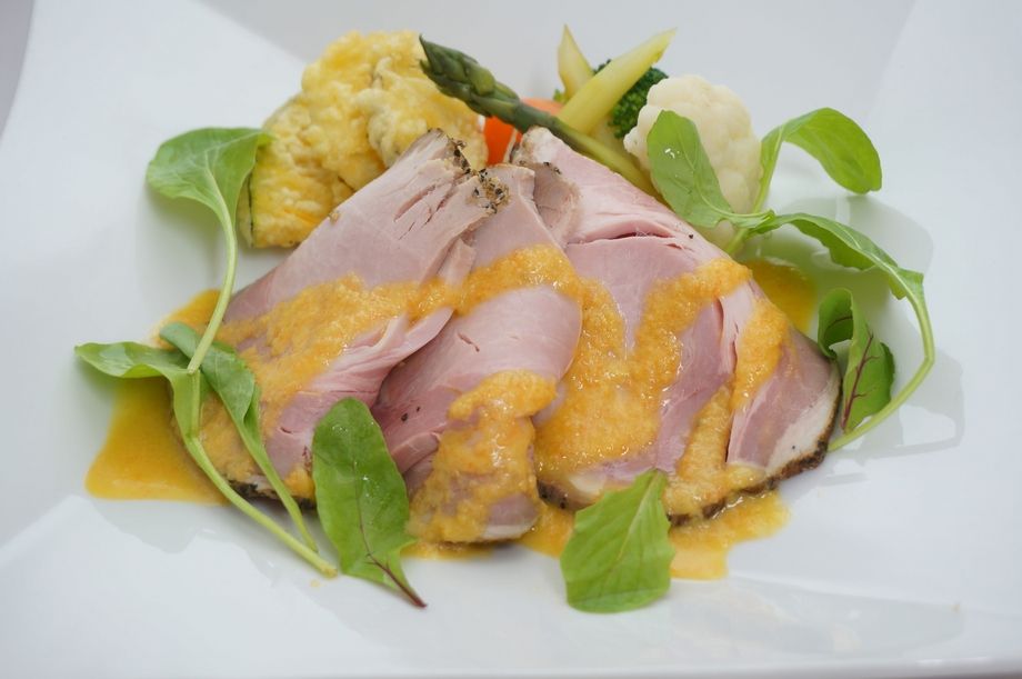 ほんのりピンクの俺は豚（自家製ローストポーク）