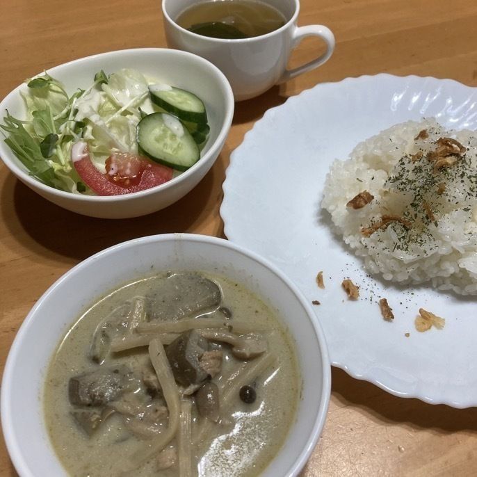 グリーンカレー(ドリンク付き)（1050円）