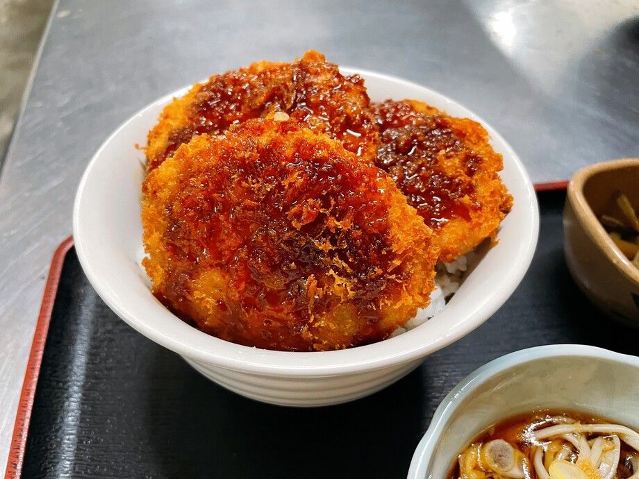 新潟名物タレカツ丼