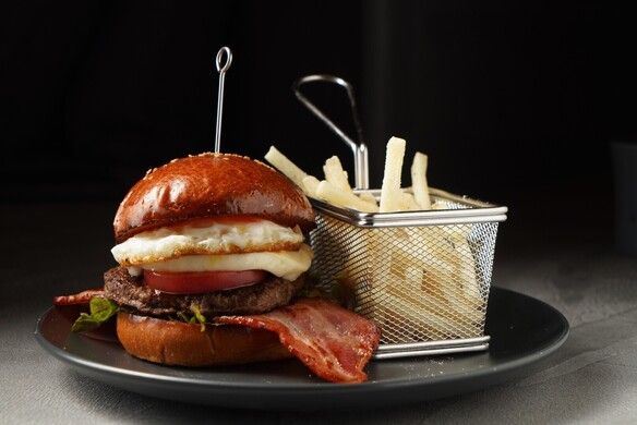 牛肉100%ビーフモッツァレラバーガー