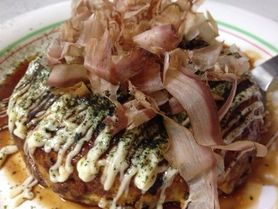 五割山芋アメケン焼き！ふわっふわっのお好み焼！豚玉いか玉えび玉～790円税込ミックス玉990円税込トッピングは、プラス200円50% 「야마이모」의 푹신푹신 오코노미야키!  돼지 계란 오징어 계란 새우 계란 ~ 790 엔 세금 포함 믹스 계란 990 엔 세금 포함 토핑은 플러스 200 엔