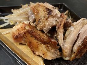 ぷりっぷりっチキン「柔らか鶏もも焼き」　"부드러운 닭 모모 구이"