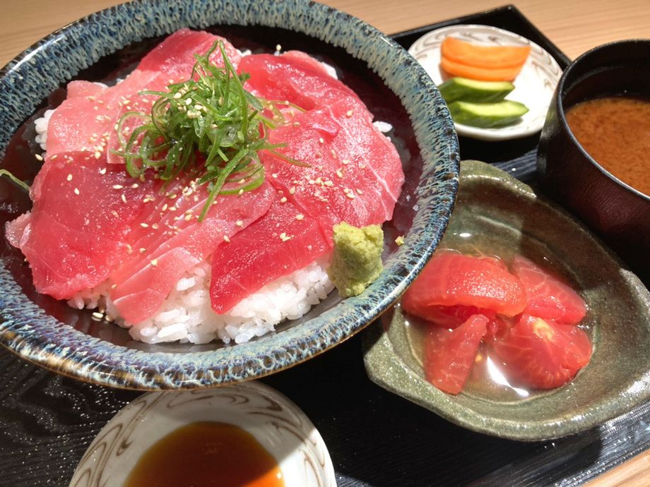 まぐろ丼（1100）