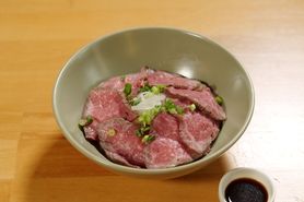 【大分牛】ローストビーフごはん（小）