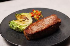 ウルグアイ産　黒毛牛リブアイ