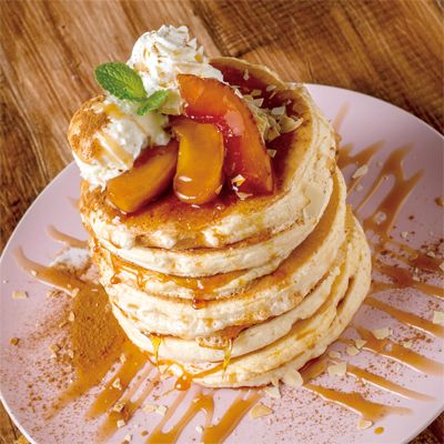 焼きりんごと自家製キャラメルのパンケーキ（1390）