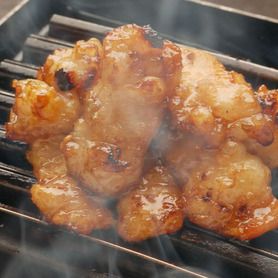 炭火ホルモン焼き 牛シマチョウ（タレ/塩）