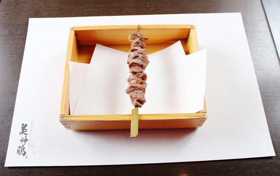 白レバー串（塩・タレ）（380円(税抜)）