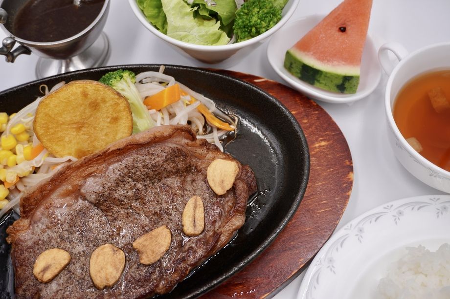 ブラックアンガス牛ステーキ（200ｇ）（3000（税抜き））