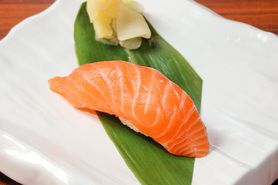 サーモン握り1貫