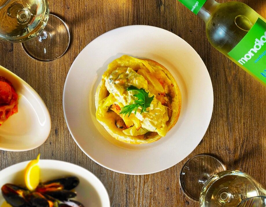 サーモンときのこのパイ包み