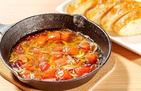 しらすとトマトのアヒージョ