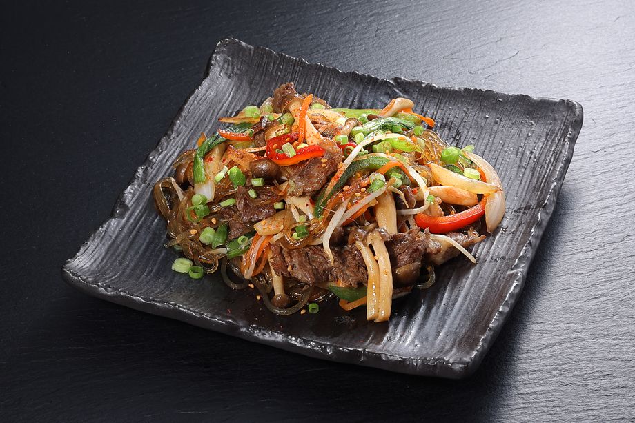 鉄板焼き　具だくさんチャプチェ