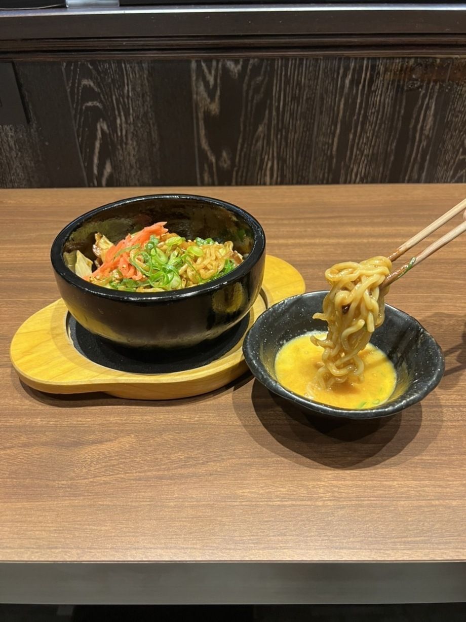 韓国風石焼つけ焼きそば（生卵２個付き）