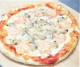 シーフード・トマトソースピザ