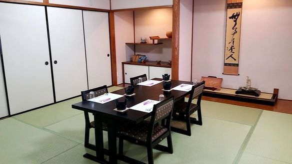 落ち着いた空間で、最高の会席料理をお楽しみください。新年会ご予約承り中‼︎