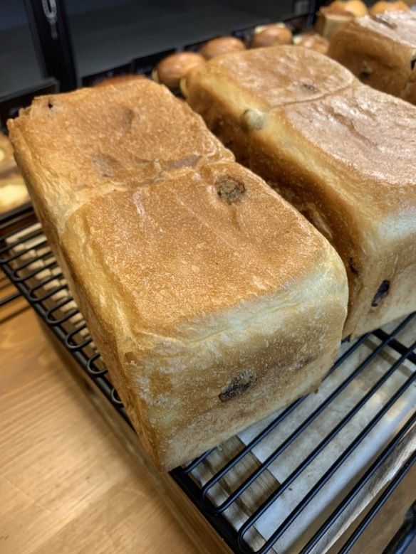 レーズン食パン