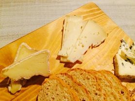 世界のチーズ盛り合わせ