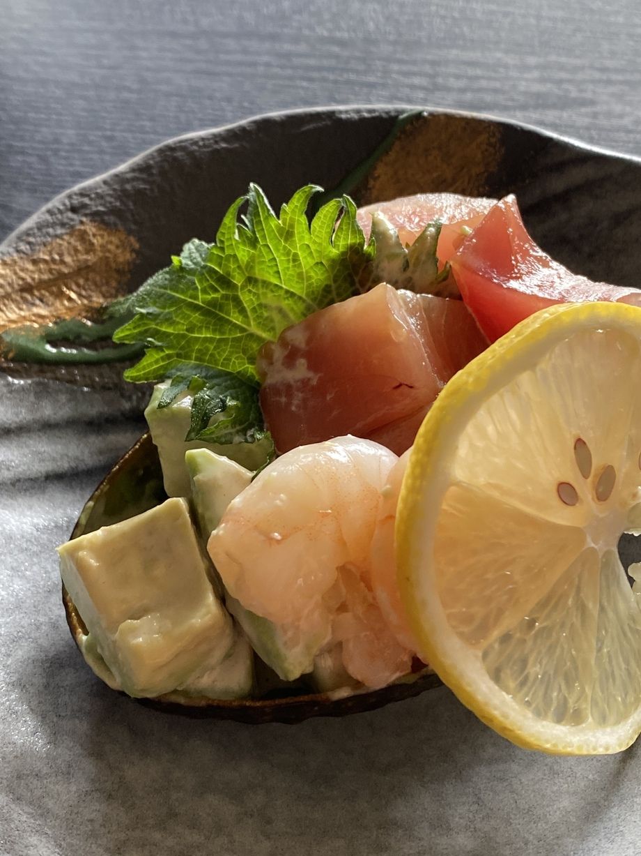 鮪とアボカドのサラダ（900円）