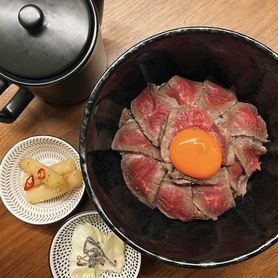NIKU丼　日替わり副菜＆汁物付き