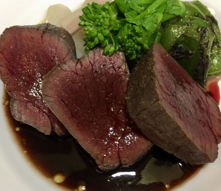 北海道　蝦夷鹿内腿肉のロースト