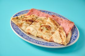 葱油餅　葱餅のハムチーズ焼き