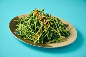 蒜蓉炒豆苗　豆苗のニンニク炒め