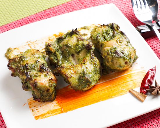 炭火焼ほうれん草チキンティッカ(HARIYALI TIKKA 3pcs)