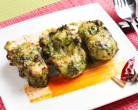 炭火焼ほうれん草チキンティッカ(HARIYALI TIKKA 3pcs)