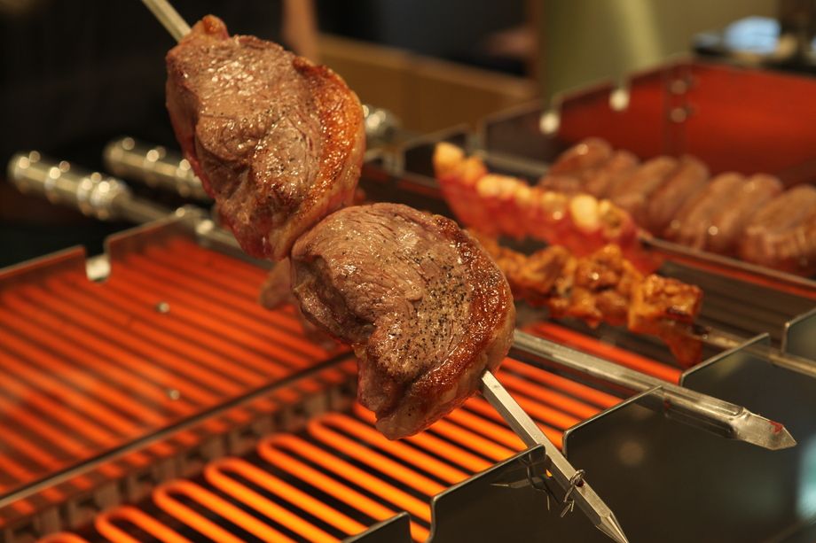 シュラスコディナー（120分間食べ放題）（女性3,560円／男性3,780円／小学生以下1,620円／5歳以下 無料）