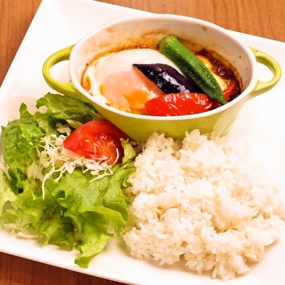 スパイシーミートのチーズ焼き（900円）