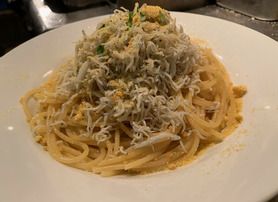 山盛りシラスのペペロンチーノ