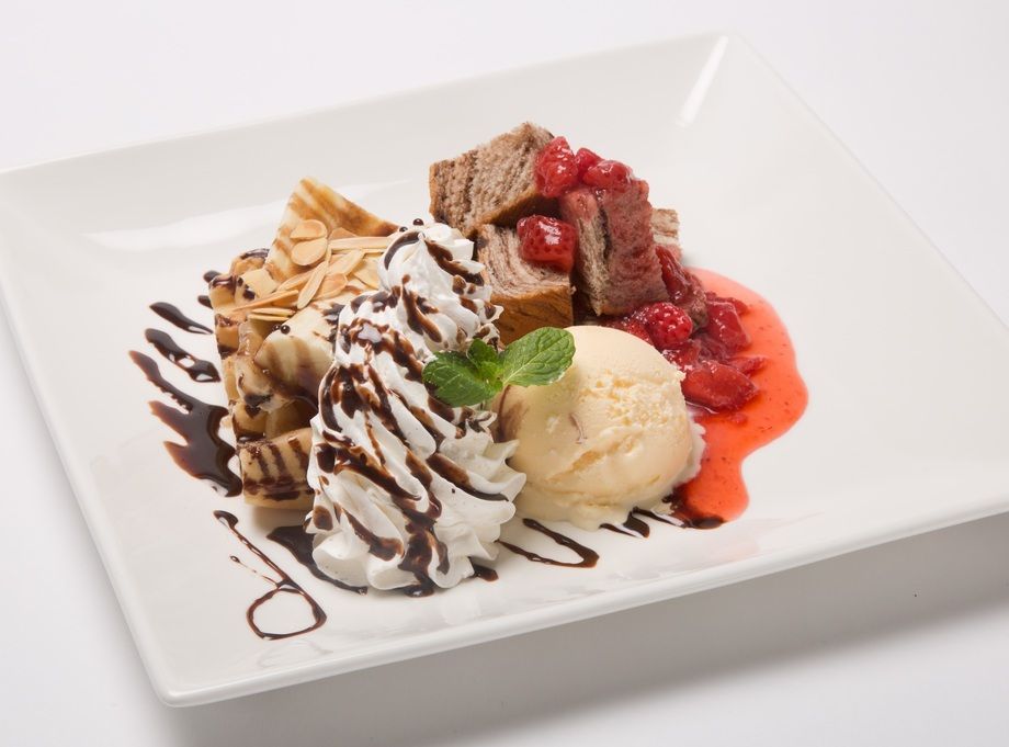 ワッフル＆マーブルブレッドのアイス添え（800円）