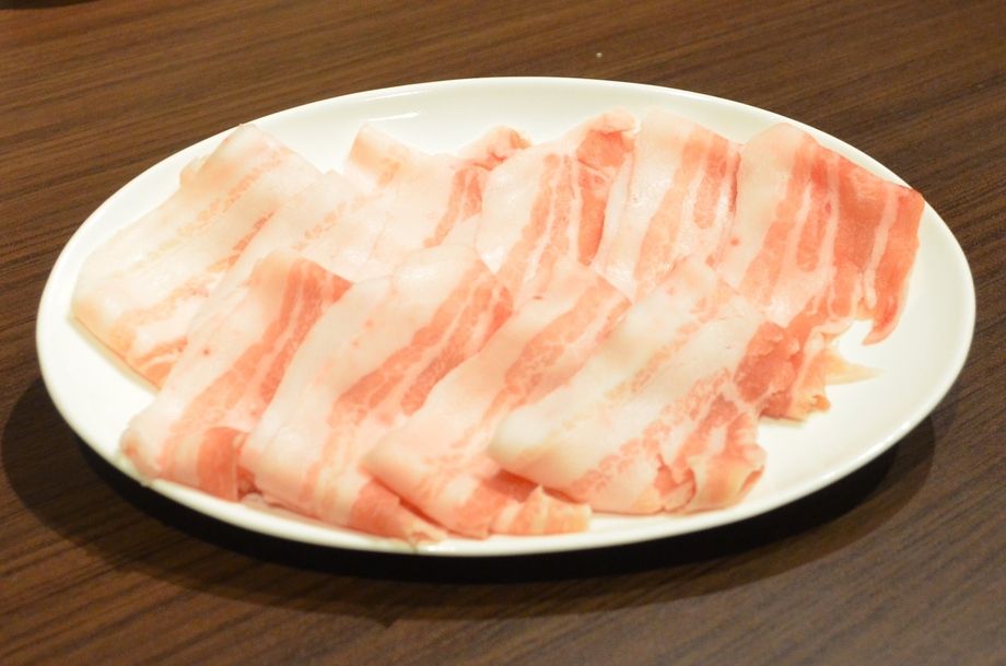 【望来豚バラ肉セット】　　望来豚バラ肉、野菜セット（１９８０円（税別））