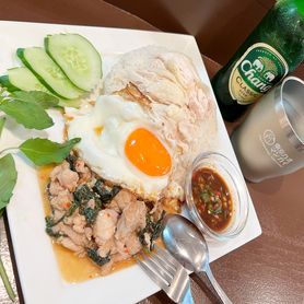 カオマンガイ + おかず1品セット (ガパオ or ラープクルアンナイ)