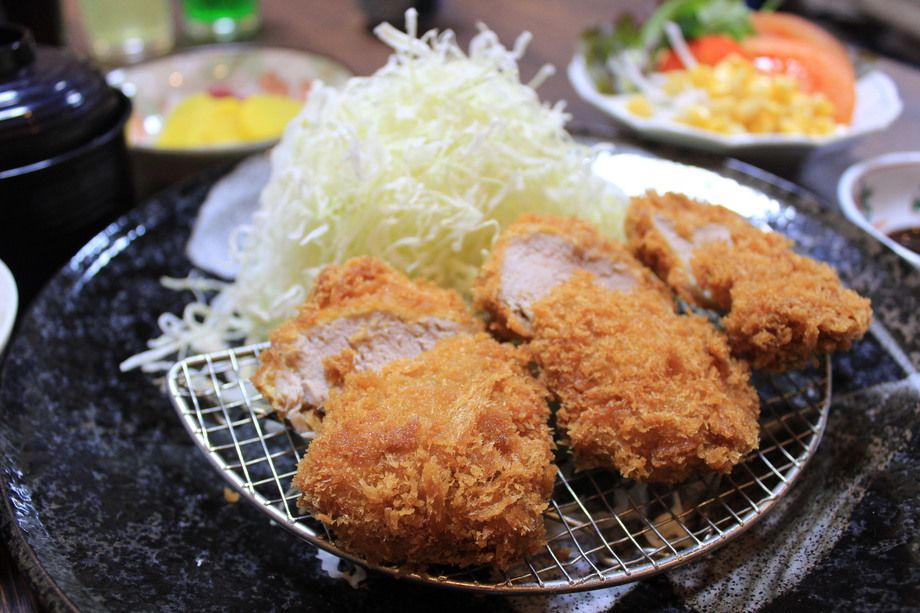 ヒレカツ御膳（サラダバー・ドリンクバー付。セルフでマイ御膳。）