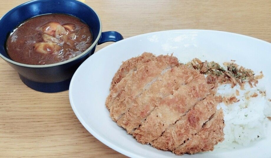 パワフルカツカレー　(中辛ビーフ